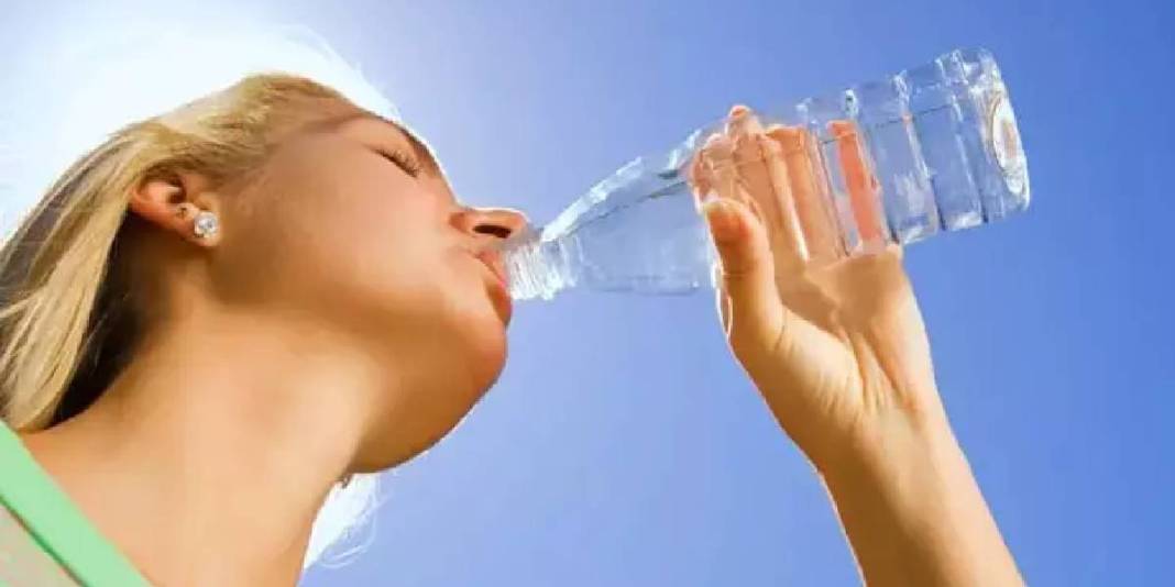 Su içmenin doğru miktarı ne? Uzmanlar sınırı açıkladı: Azı da çoğu da hastalığa davetiye çıkarıyor! 4